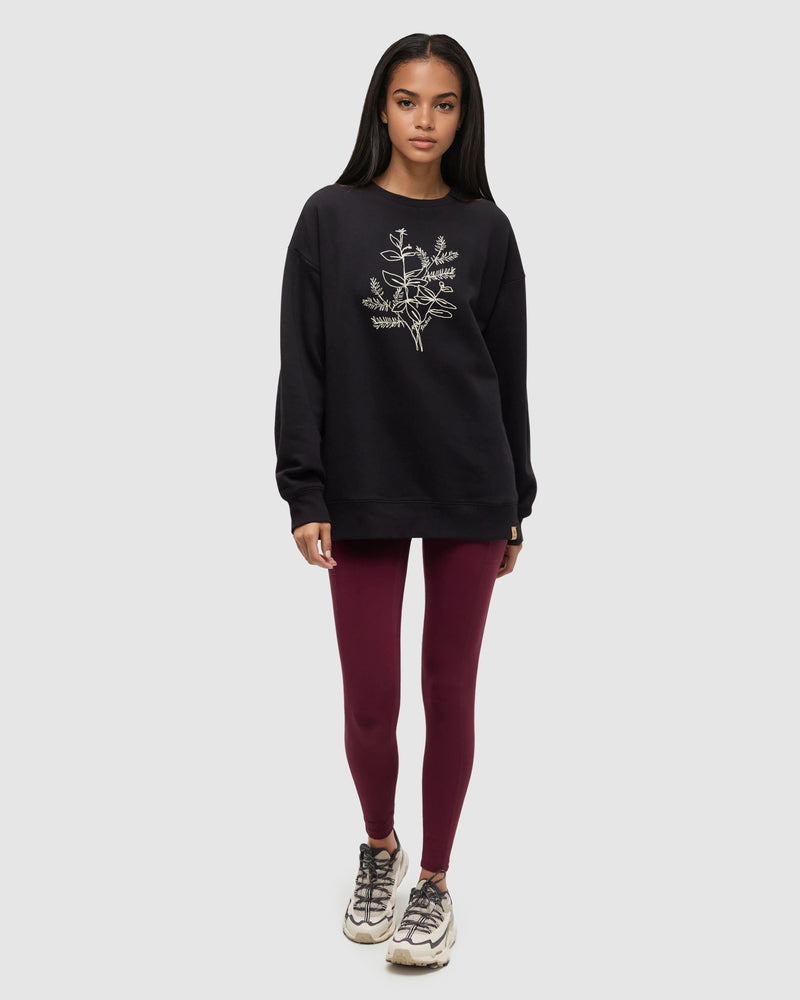 Black-Relax-Printed-Graphic-TreeFleece-Crew